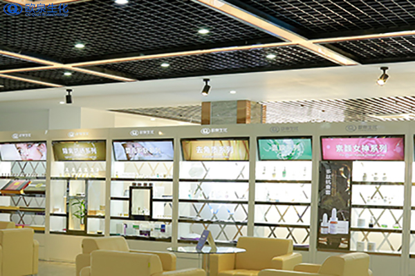 如何連接消費(fèi)者化妝品店才能向“新”而生？